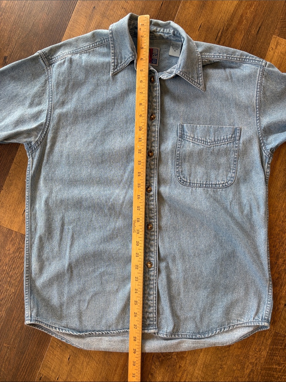 Vintage 90s Sun Belt Denim Button Down
100% Cotton - Picture 4 of 6